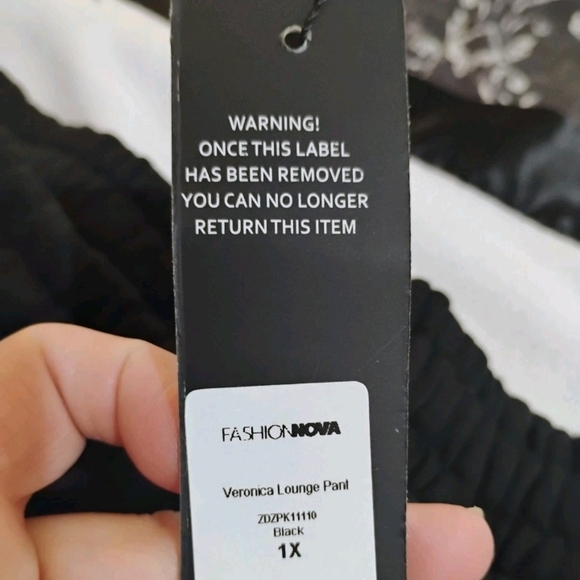 Fashion Nova Black and White Wide Leg Sweatpants NWT - Picture 6 of 12